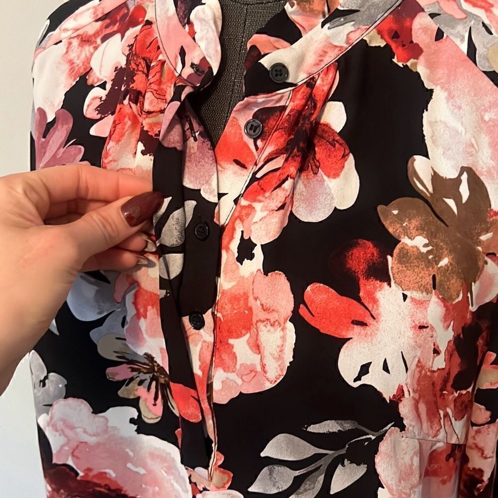 Women's Multicolor Floral Button Front Collared Long Sleeve Blouse - Picture 2 of 9